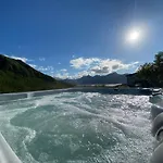 Med Jacuzzi Og Nydelig Utsikt Gravdal (Vestvagoy)