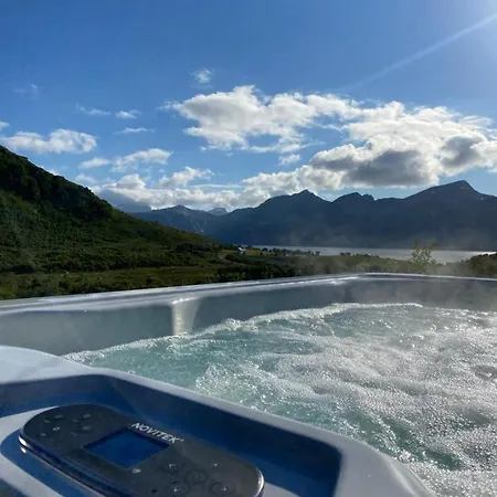 Med Jacuzzi Og Nydelig Utsikt