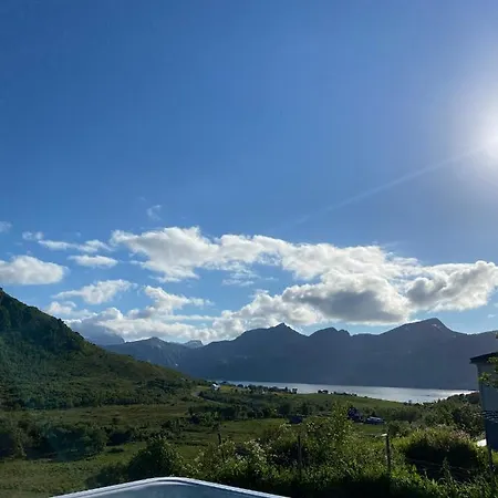 Med Jacuzzi Og Nydelig Utsikt