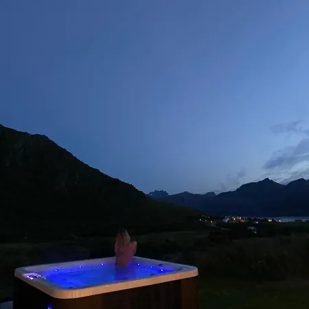 Med Jacuzzi Og Nydelig Utsikt Gravdal (Vestvagoy)