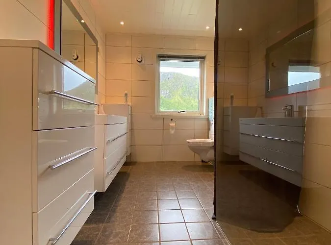 Med Jacuzzi Og Nydelig Utsikt *